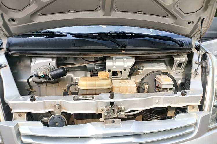 Used Wuling Rongguang  Engine Bay