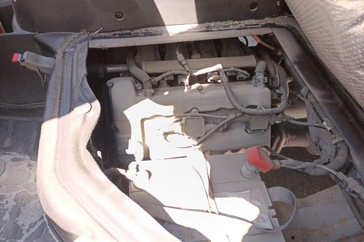 Used Wuling Rongguang  Engine Bay Right