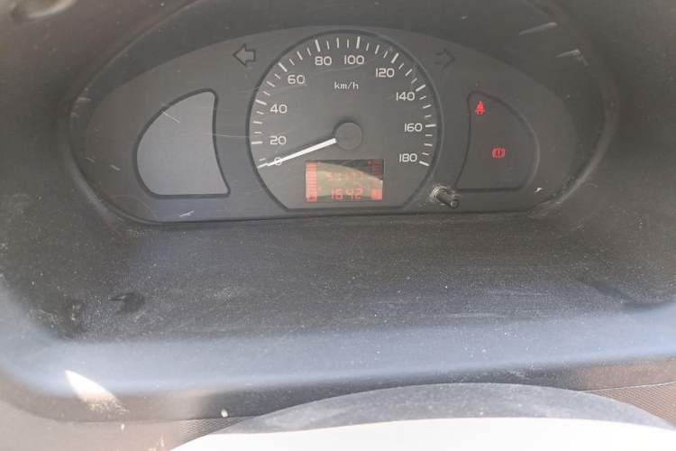 Used Wuling Rongguang  Odometer Close Up