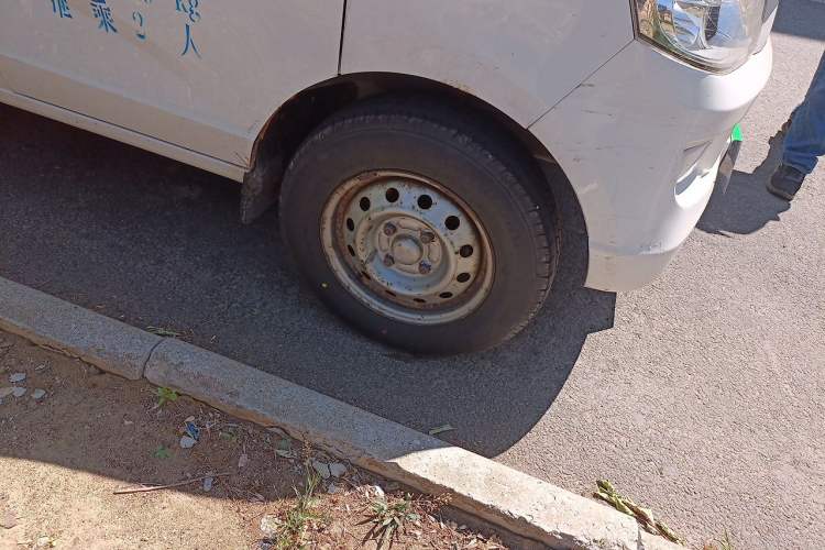 Used Wuling Rongguang  Right Front Wheel Hub
