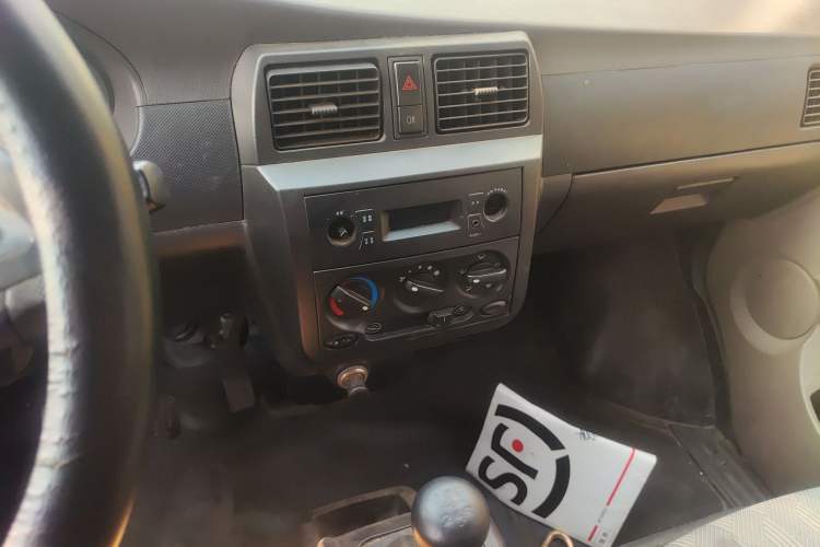 Used Wuling Rongguang 2019 1.5L S Base Version Audio And AC Panel