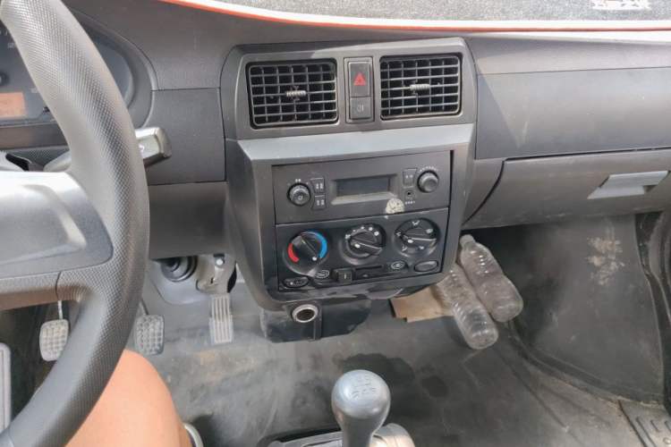 Used Wuling Rongguang 2019 1.5L Extended Basic Version Audio And AC Panel