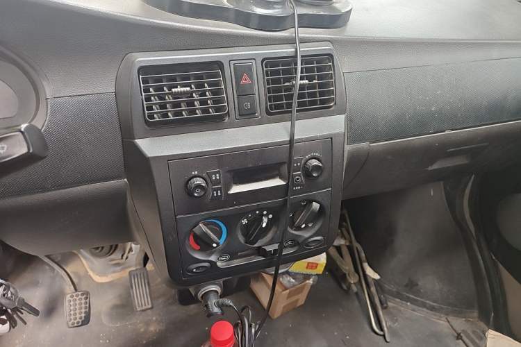 Used Wuling Rongguang 2019 1.5L Extended Basic Version Audio And AC Panel