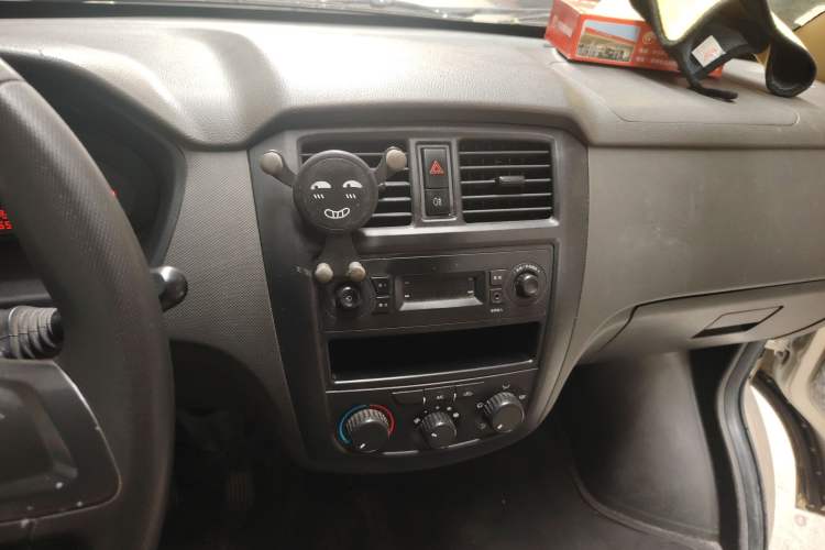 Used Wuling Rongguang 2019 1.2L S Van Standard Model with 5 Seats Audio And AC Panel