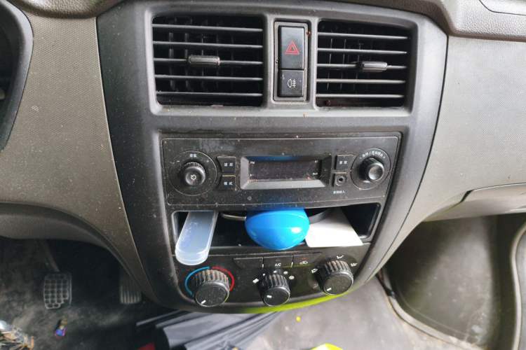 Used Wuling Rongguang 2019 1.2L S Van Standard Model with 5 Seats Audio And AC Panel