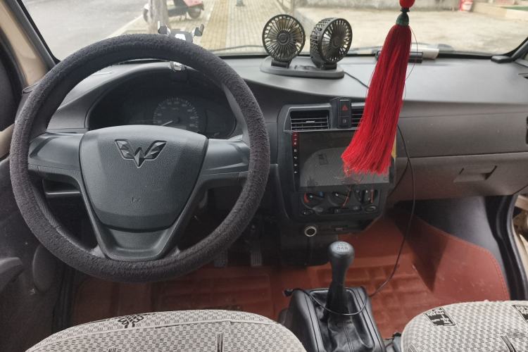 Used Wuling Rongguang 2019 1.5L Extended-Body Van Base Model with 5 Seats Center Console