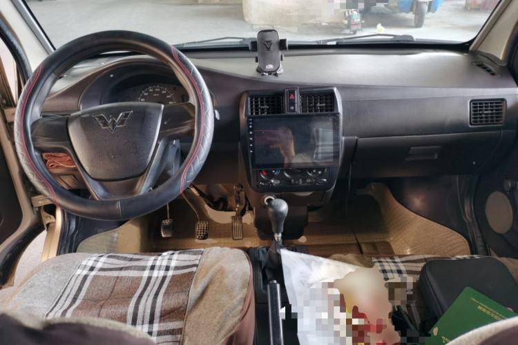 Used Wuling Rongguang 2019 1.5L Extended-Body Van Base Model with 5 Seats Center Console