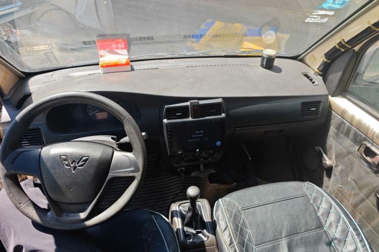 Used Wuling Rongguang 2019 1.5L Extended-Body Van Base Model with 2 Seats Center Console