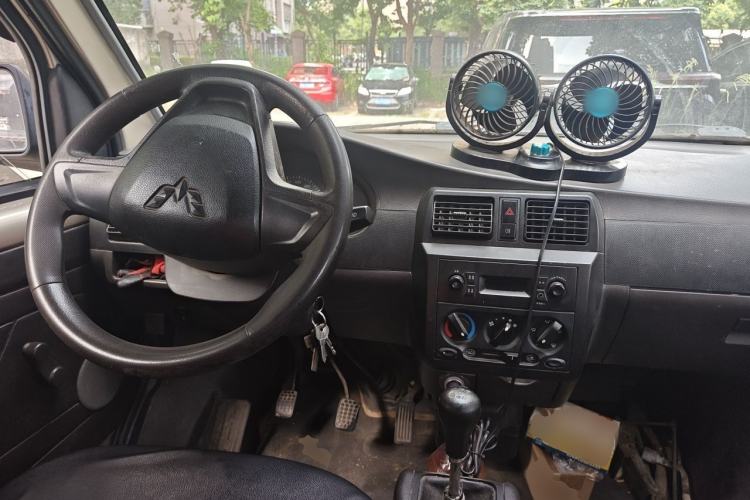 Used Wuling Rongguang 2019 1.5L Extended Basic Version Center Console