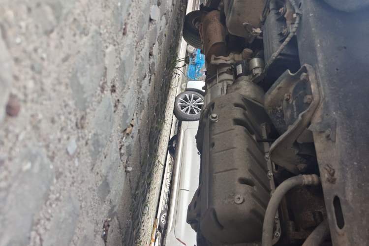 Used Wuling Rongguang 2019 1.5L Extended Basic Version Chassis Front Right