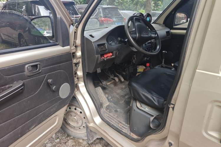Used Wuling Rongguang 2019 1.5L Extended Basic Version Driver Seat