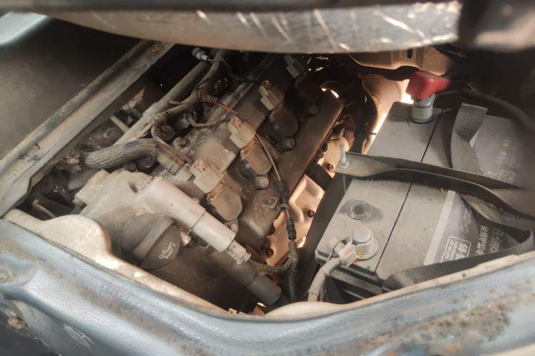 Used Wuling Rongguang 2019 1.5L S Base Version Engine Bay
