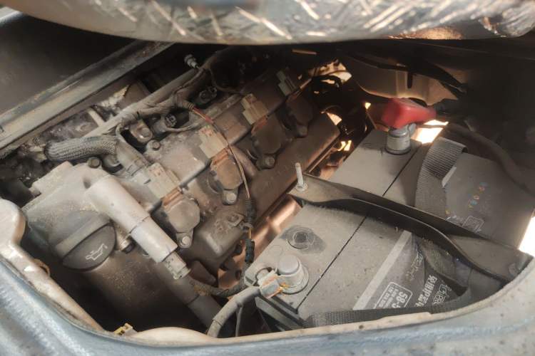 Used Wuling Rongguang 2019 1.5L S Base Version Engine Bay Left