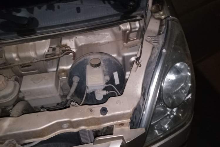 Used Wuling Rongguang 2019 1.2L S Base Model Engine Bay Left
