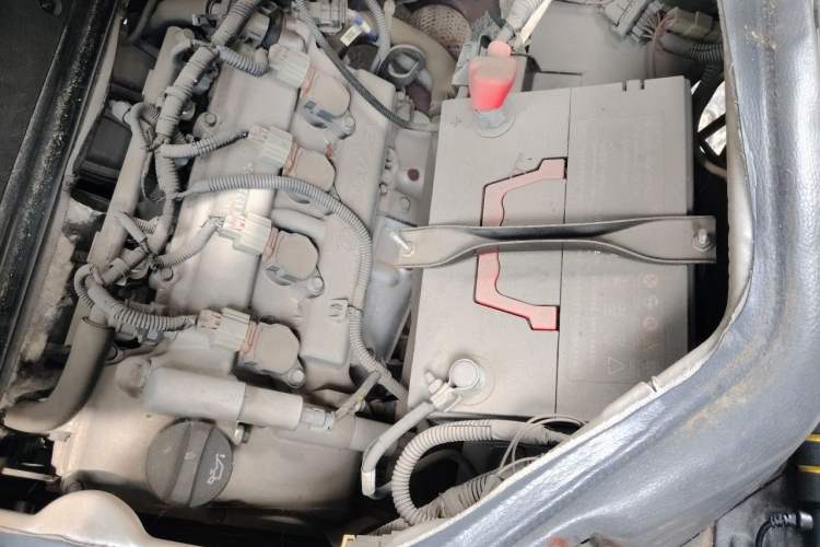 Used Wuling Rongguang 2019 1.5L Extended Basic Version Engine Bay