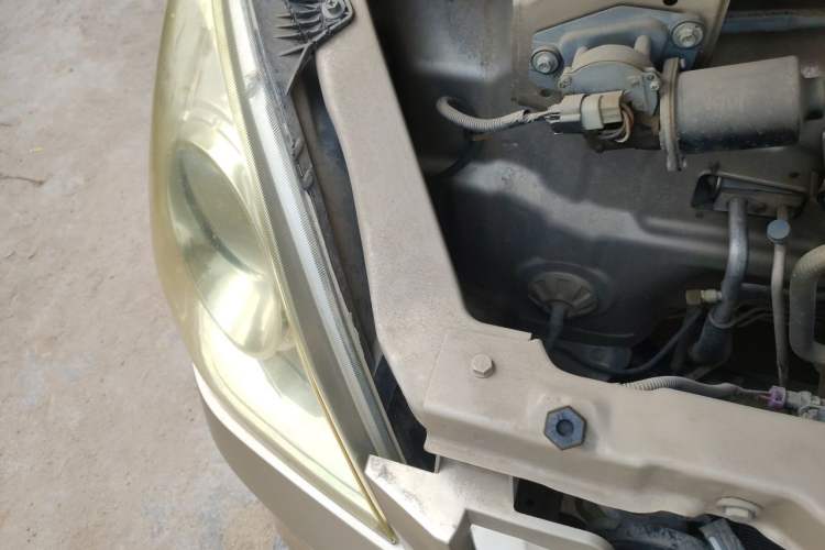 Used Wuling Rongguang 2019 1.2L S Base Model Engine Bay Right