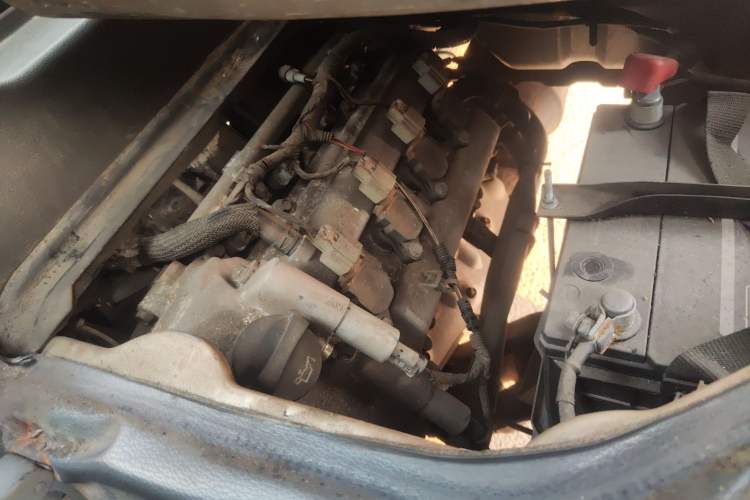Used Wuling Rongguang 2019 1.5L S Base Version Engine Bay Right