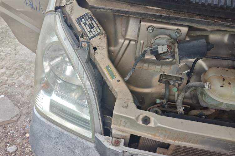 Used Wuling Rongguang 2019 1.5L Extended Basic Version Engine Bay Right