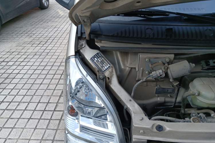 Used Wuling Rongguang 2019 1.5L Extended-Body Van Base Model with 2 Seats Engine Bay Right