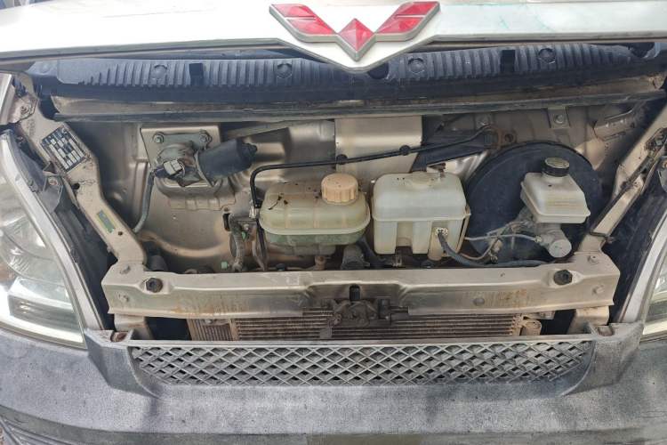 Used Wuling Rongguang 2019 1.5L Extended Basic Version Engine Bay