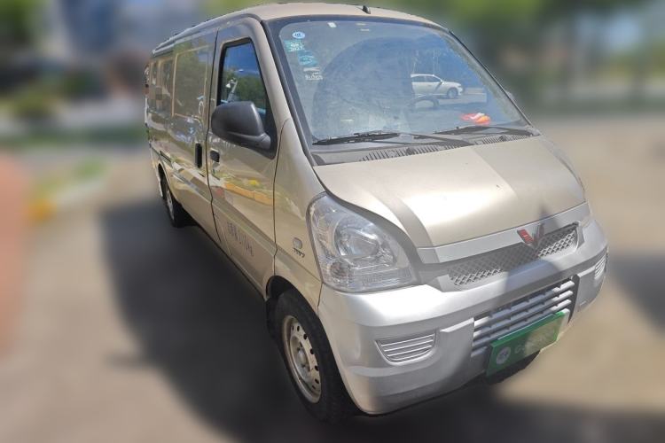 Used Wuling Rongguang 2019 1.5L Extended-Body Van Base Model with 2 Seats Front Right 45 Deg
