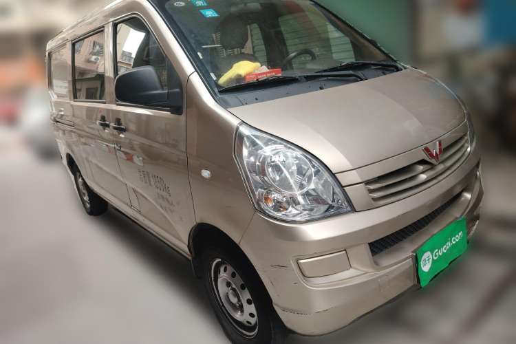 Used Wuling Rongguang 2019 1.2L S Van Standard Model with 5 Seats Front Right 45 Deg