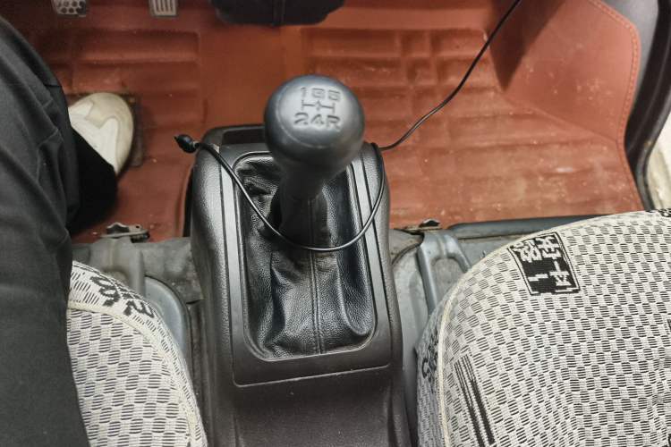 Used Wuling Rongguang 2019 1.5L Extended-Body Van Base Model with 5 Seats Gear Lever
