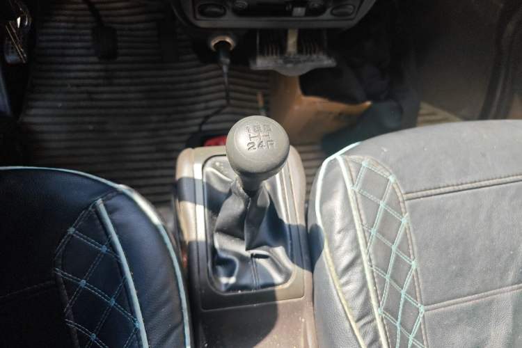 Used Wuling Rongguang 2019 1.5L Extended-Body Van Base Model with 2 Seats Gear Lever