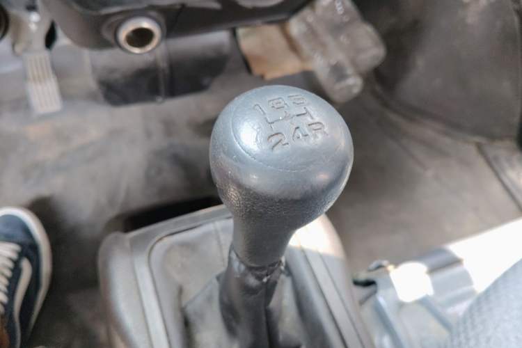 Used Wuling Rongguang 2019 1.5L Extended Basic Version Gear Lever