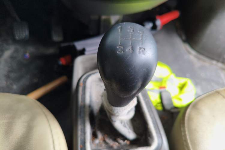 Used Wuling Rongguang 2019 1.2L S Van Standard Model with 5 Seats Gear Lever