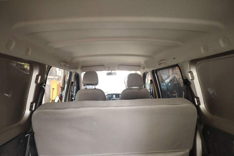 Used Wuling Rongguang 2019 1.2L S Van Standard Model with 5 Seats Headliner