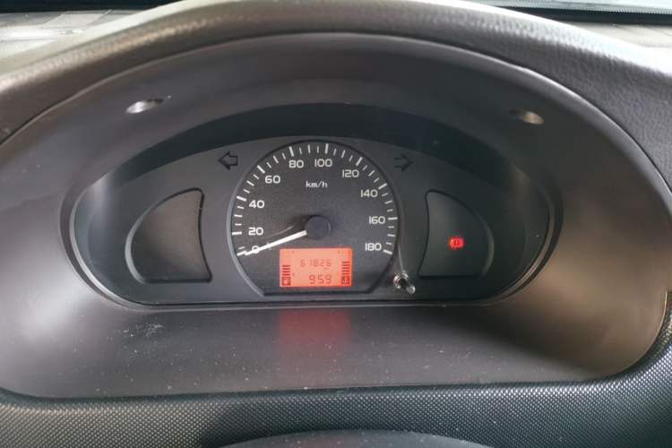 Used Wuling Rongguang 2019 1.5L Extended-Body Van Base Model with 5 Seats Instrument Cluster