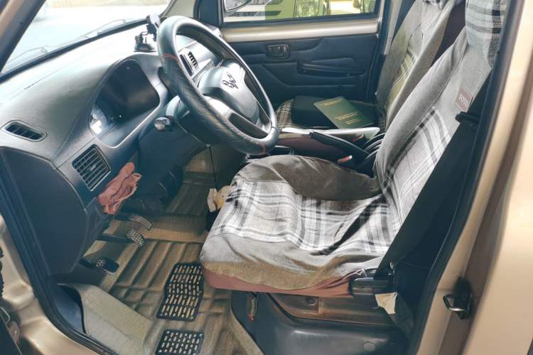 Used Wuling Rongguang 2019 1.5L Extended-Body Van Base Model with 5 Seats Left Front Seat