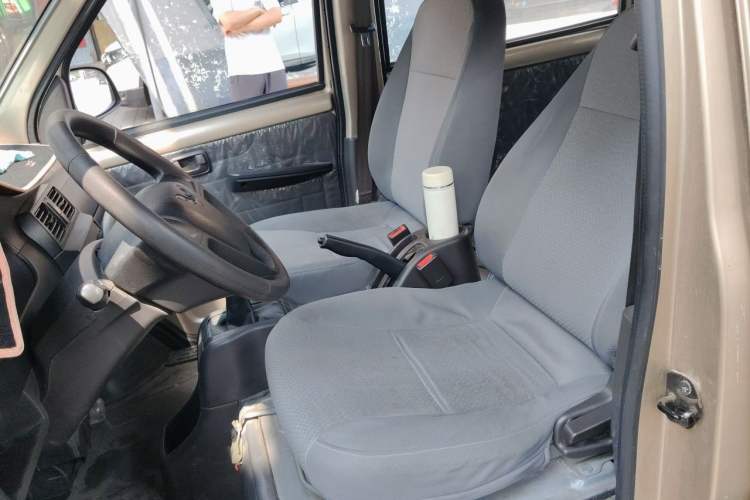 Used Wuling Rongguang 2019 1.5L Extended Basic Version Left Front Seat