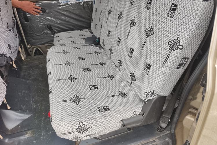 Used Wuling Rongguang 2019 1.5L Extended-Body Van Base Model with 5 Seats Left Rear Seat