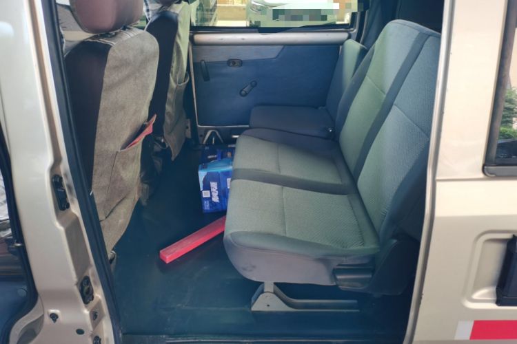 Used Wuling Rongguang 2019 1.5L Extended-Body Van Base Model with 5 Seats Left Rear Seat