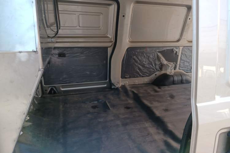 Used Wuling Rongguang 2019 1.5L Extended-Body Van Base Model with 2 Seats Left Rear Seat