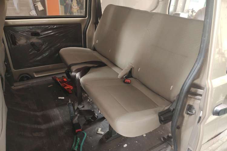 Used Wuling Rongguang 2019 1.2L S Van Standard Model with 5 Seats Left Rear Seat