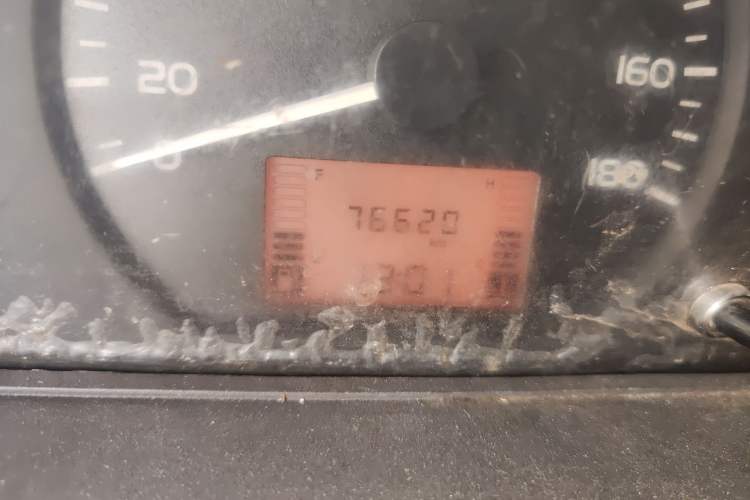 Used Wuling Rongguang 2019 1.5L S Base Version Odometer Close Up