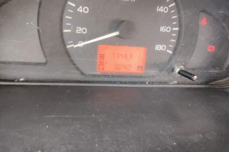 Used Wuling Rongguang 2019 1.5L Extended Basic Version Odometer Close Up