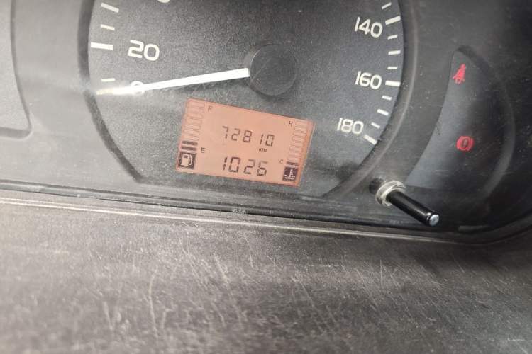 Used Wuling Rongguang 2019 1.5L Extended Basic Version Odometer Close Up