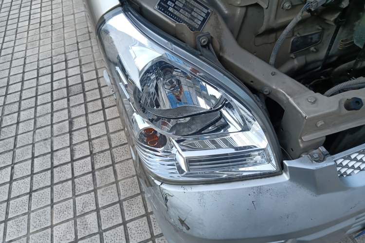 Used Wuling Rongguang 2019 1.5L Extended-Body Van Base Model with 2 Seats Right Front Headlight