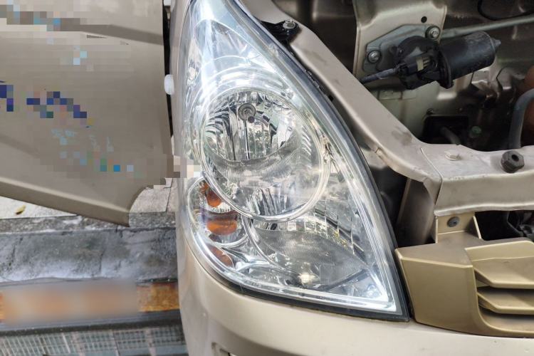 Used Wuling Rongguang 2019 1.2L S Van Standard Model with 5 Seats Right Front Headlight