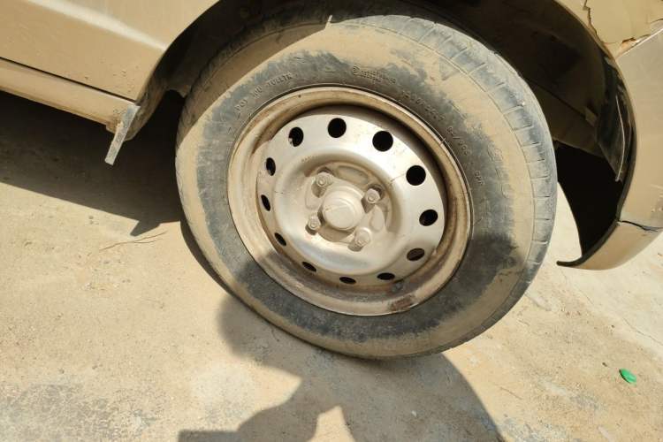 Used Wuling Rongguang 2019 1.2L S Base Model Right Front Wheel Hub