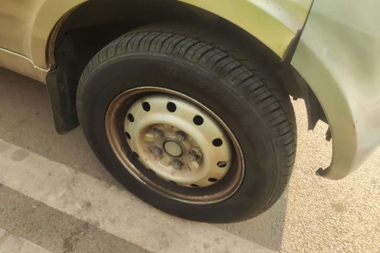 Used Wuling Rongguang 2019 1.5L S Base Version Right Front Wheel Hub