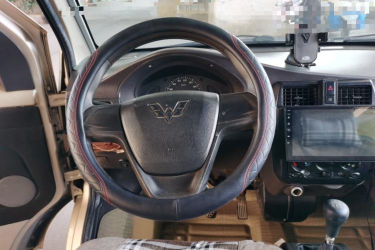 Used Wuling Rongguang 2019 1.5L Extended-Body Van Base Model with 5 Seats Steering Wheel