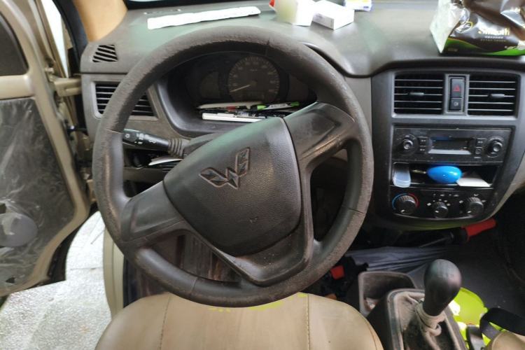 Used Wuling Rongguang 2019 1.2L S Van Standard Model with 5 Seats Steering Wheel