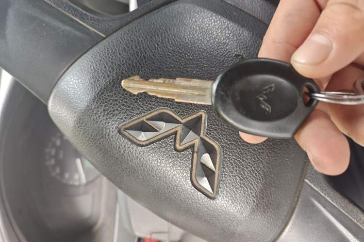 Used Wuling Rongguang 2019 1.5L Extended Basic Version Vehicle Key