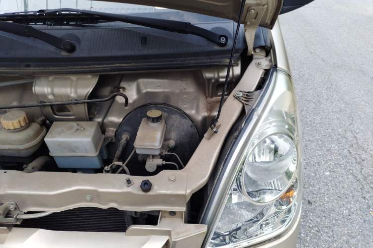 Used Wuling Rongguang  Engine Bay Left