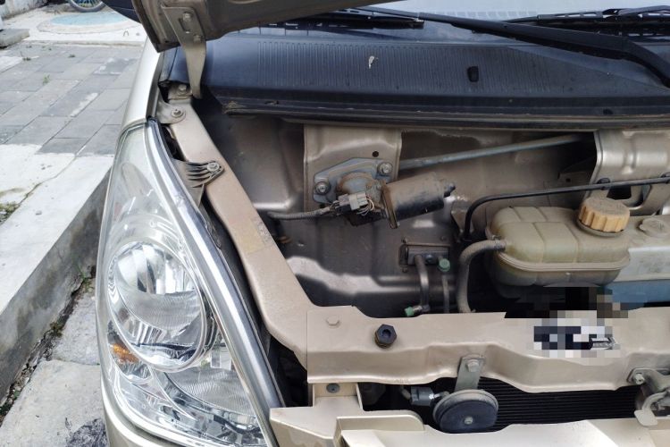 Used Wuling Rongguang  Engine Bay Right